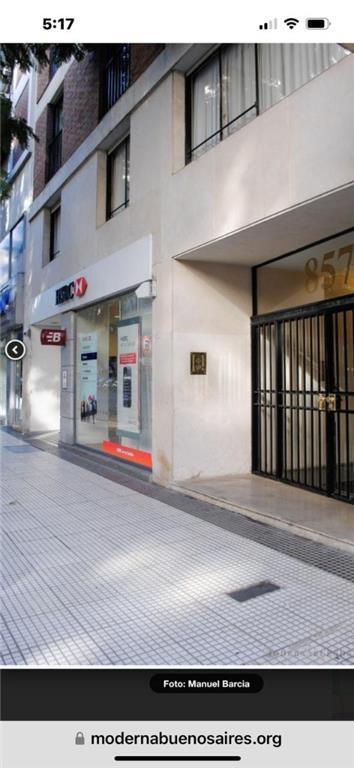 . Entrada del Edificio Paqueta. Palier Privado. Hall de Entrada Al Living Que Da Al Frente con Salid 2