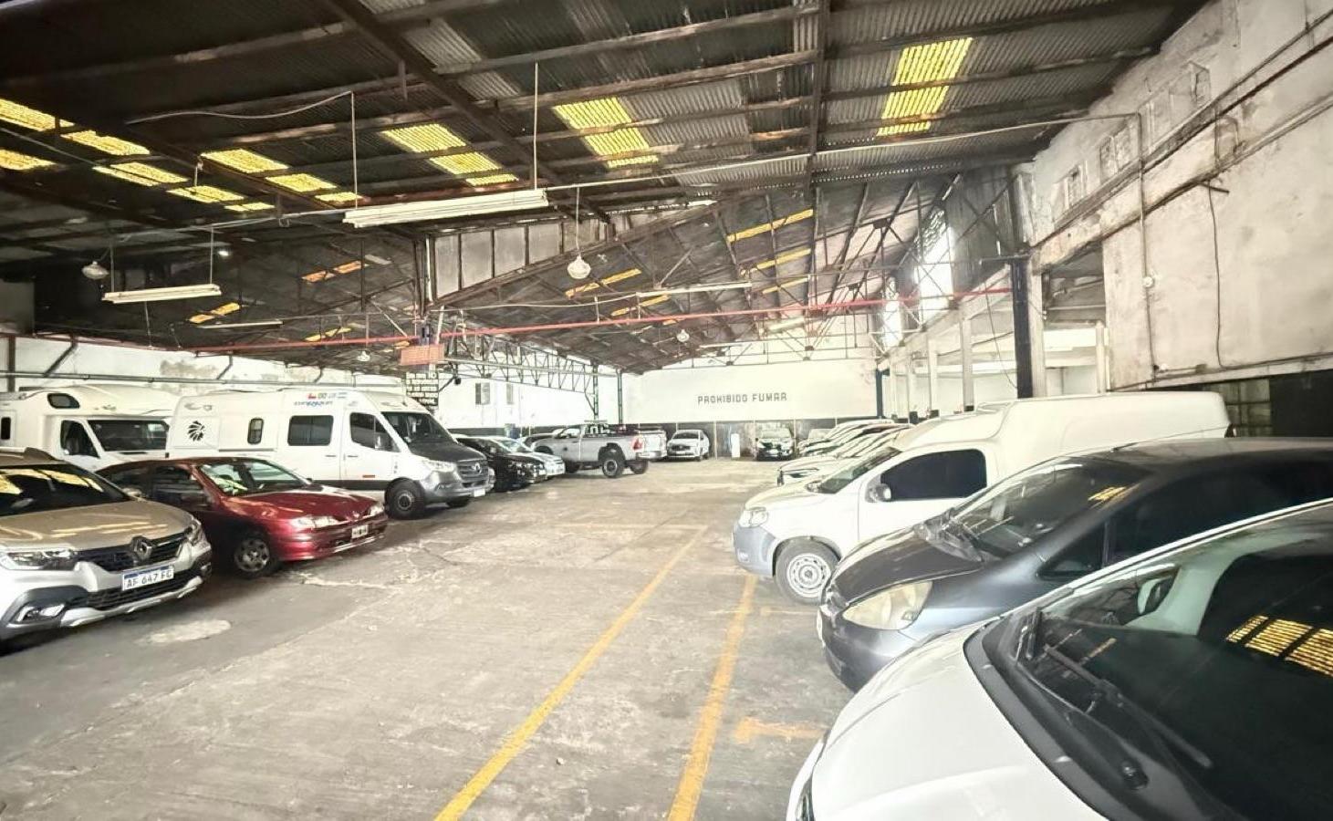 Foto de Garage en Villa Martelli, imagen 1