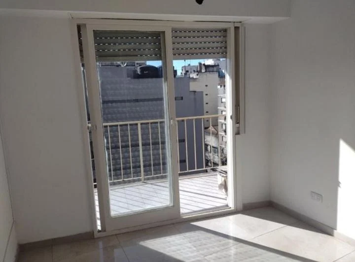 2 amb amplios balcon calle luz y sol excelente ubicacion 3