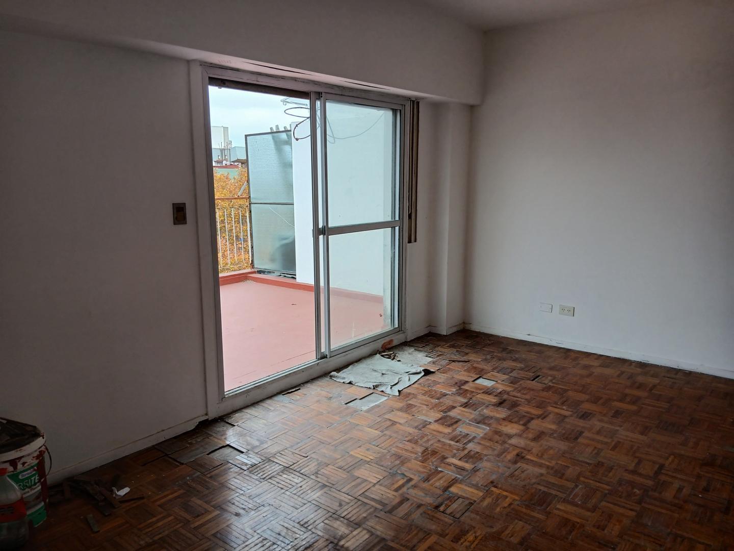 Foto de MATADEROS 3 AMB A REFACCIONAR CON GRAN BALCON TERRAZA, imagen 4