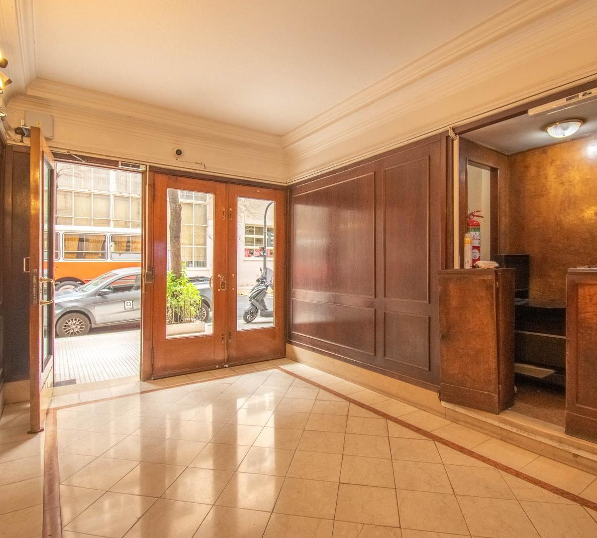 Contrafrente, Buena Distribución, 2 Baños, Buen Edificio 4