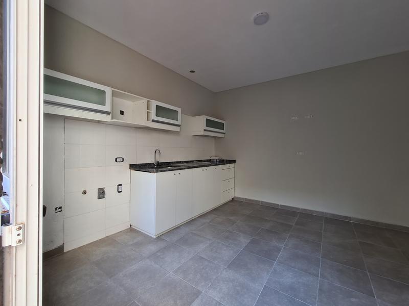 Venta Casa 2 Dorm. Frente a Estrenar. 2 baños. Patio. Financiación Rosario