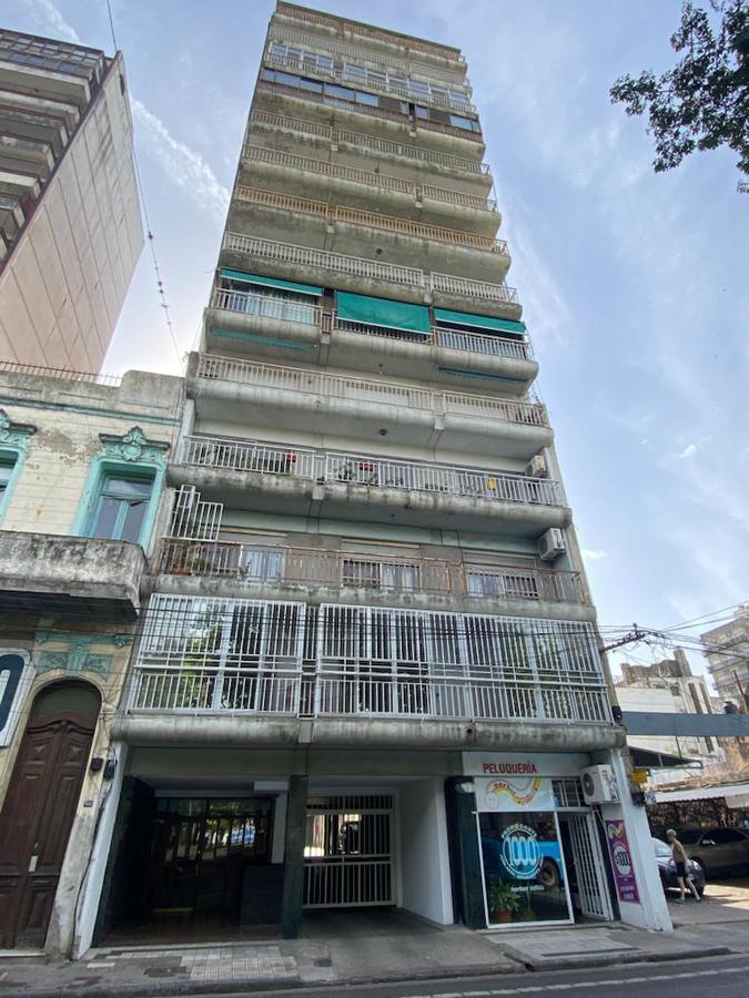 Venta 4 Dorm. Cochera Frente a Plaza Sarmiento Rosario 2
