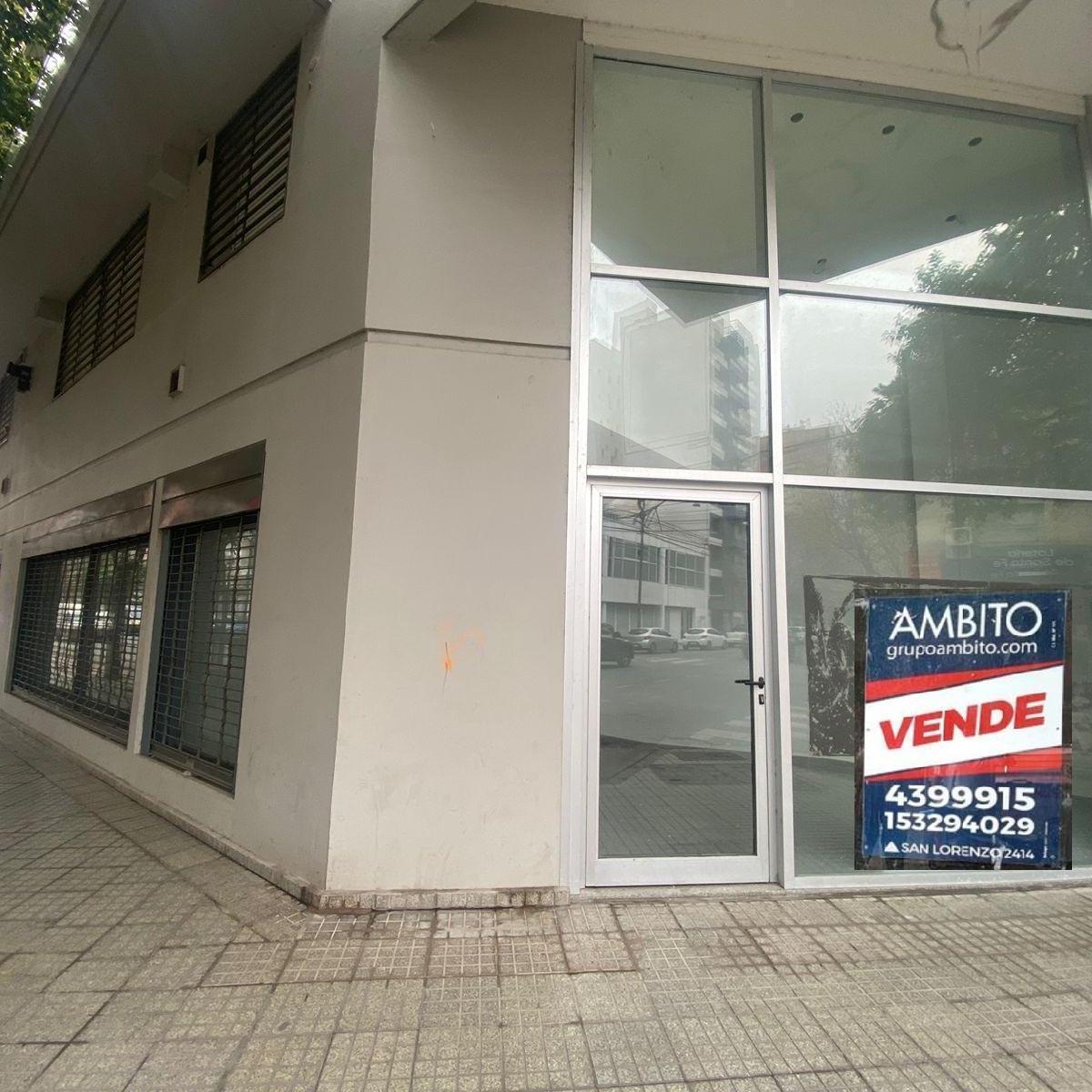 Foto de ESQUINA Urquiza y Ov Lagos - Imponente Local - Ideal Concesionarias, imagen 3
