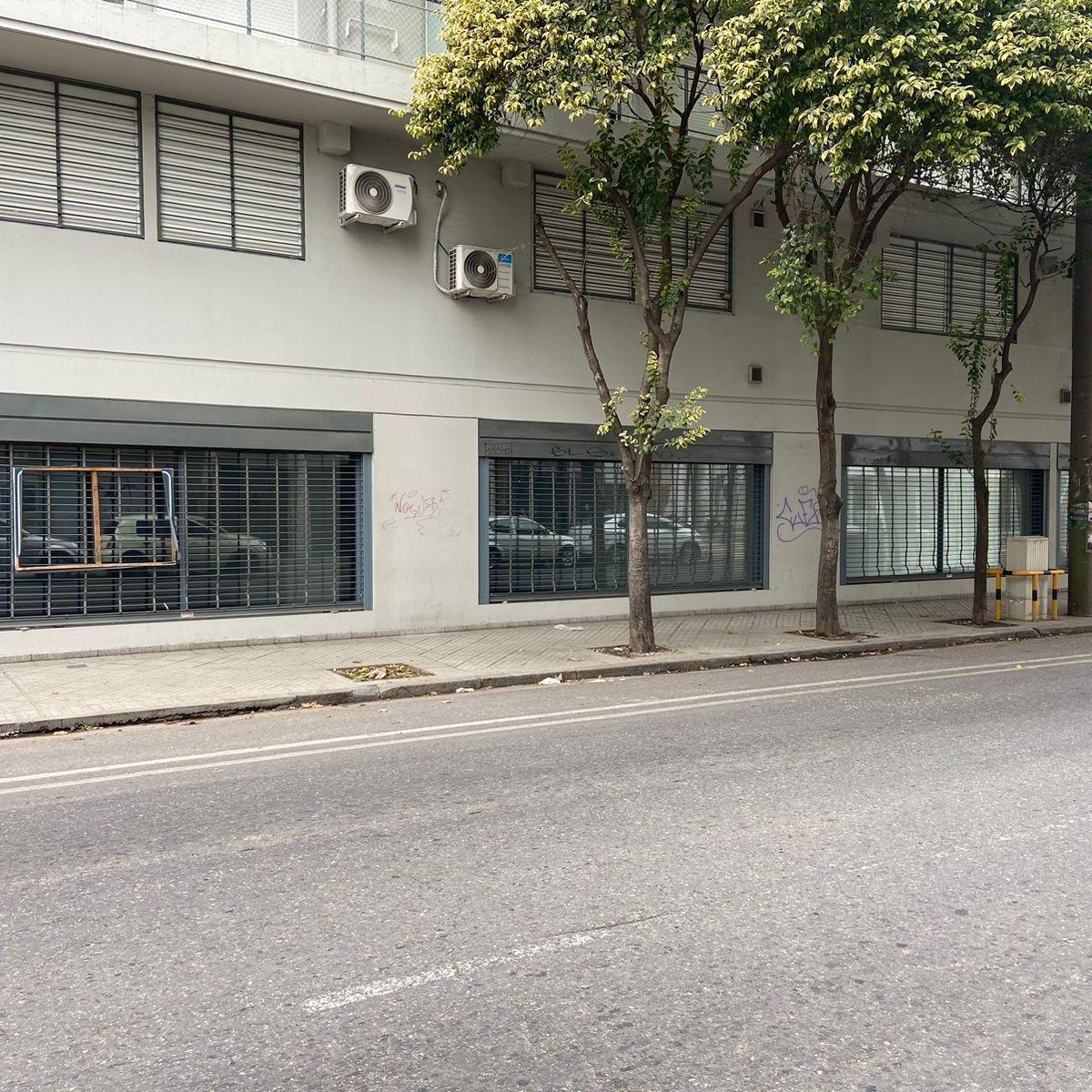 ESQUINA Urquiza y Ov Lagos - Imponente Local - Ideal Concesionarias