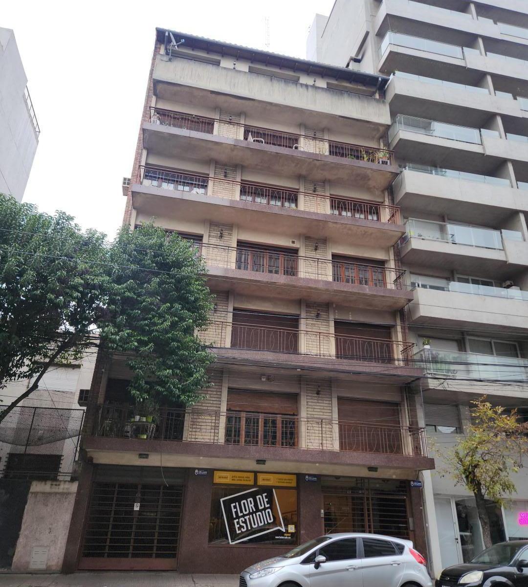 Lourdes - Mendoza y Pueyrredon - Piso Exclusivo 4 Dorm. - con Cochera! 4