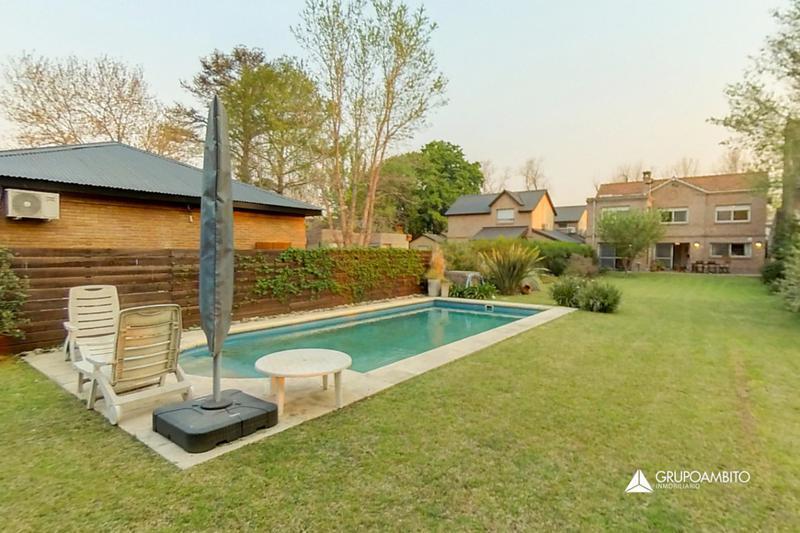 Importante Propiedad Sobre Bv. Argentino. Jardin y Piscina. 3