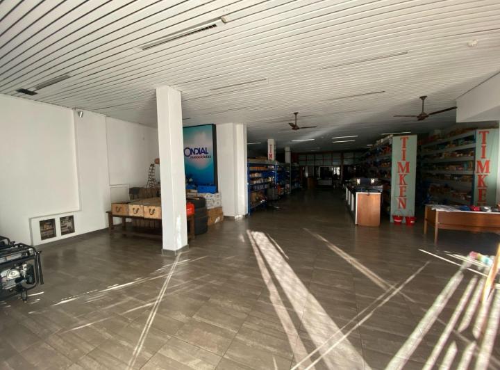 Alquiler imponente local 430 m2 en San Martín al 2000 - Rosario 5