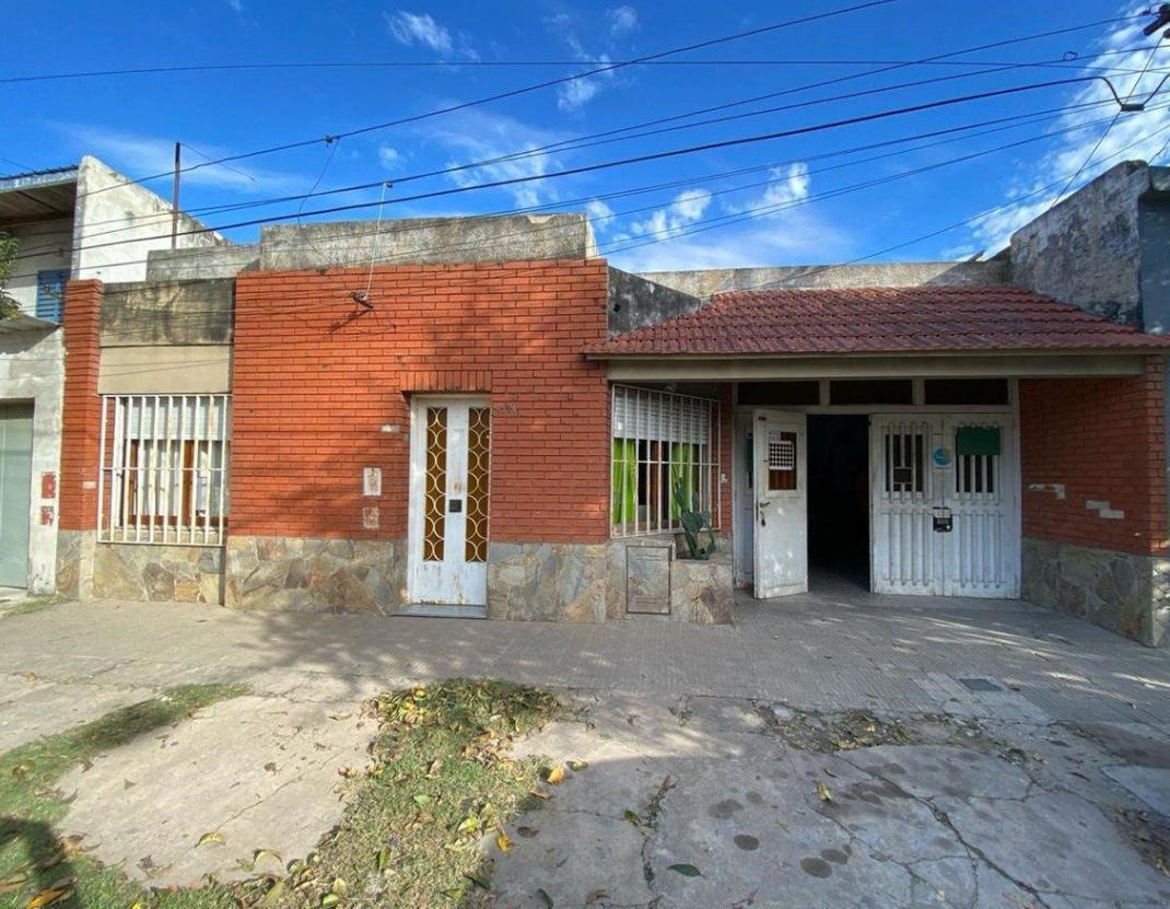 Venta Casa Rosario 3 Dormitorios Permuta Patio Pileta Cochera