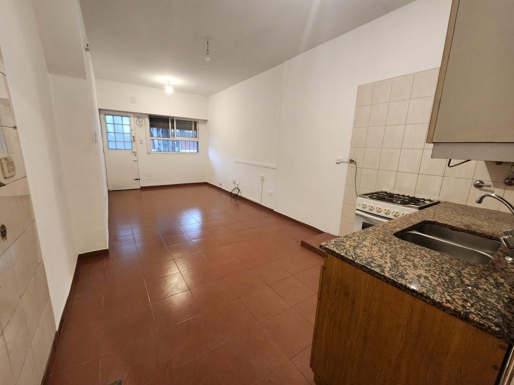 Venta Departamento Planta Baja Frente. Patio. Sin Expensas. Parque Independencia. Rosario