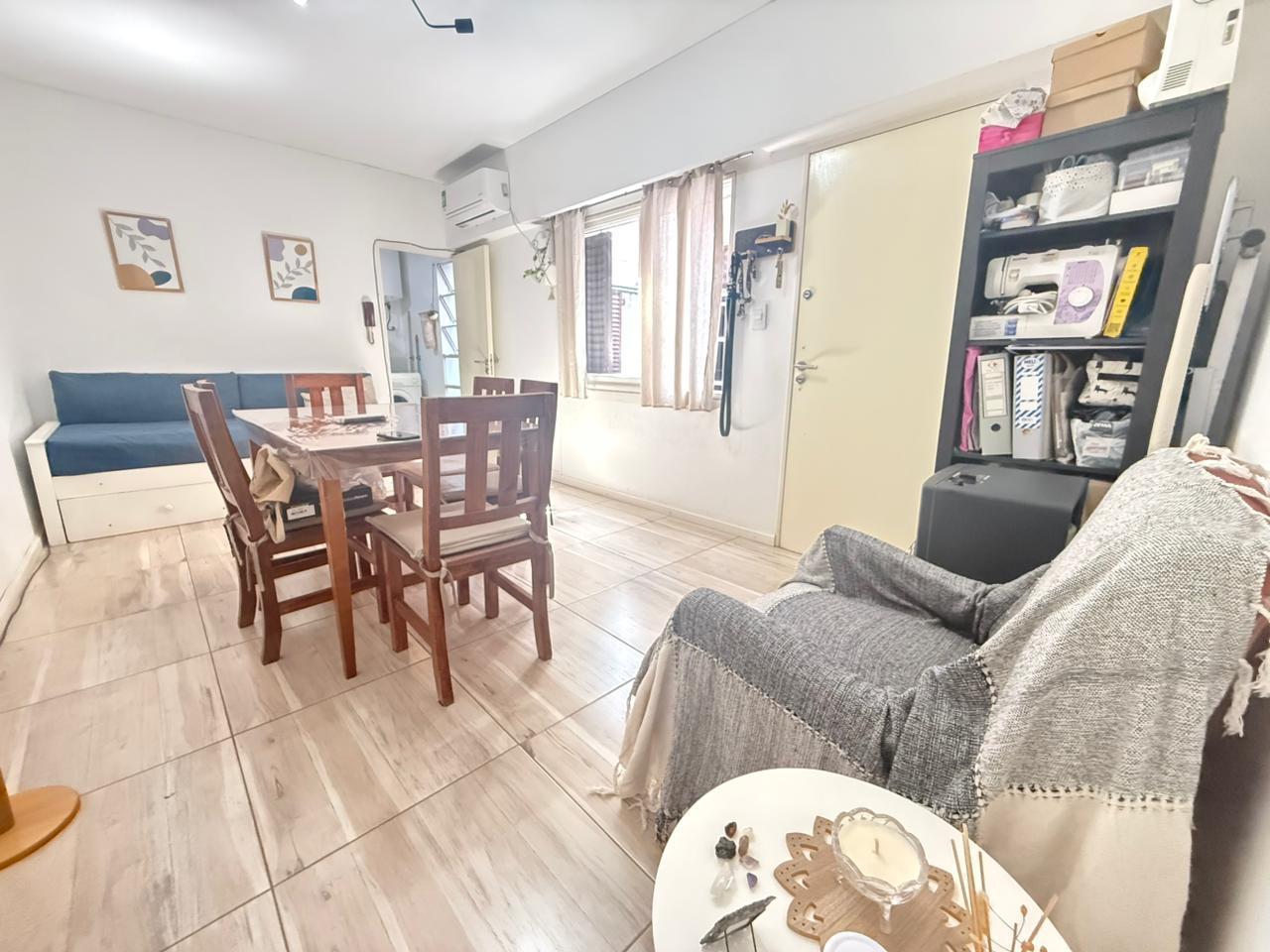 Foto de Venta Rosario Departamento 1 dormitorio escalera balcón Apto Credito, imagen 2