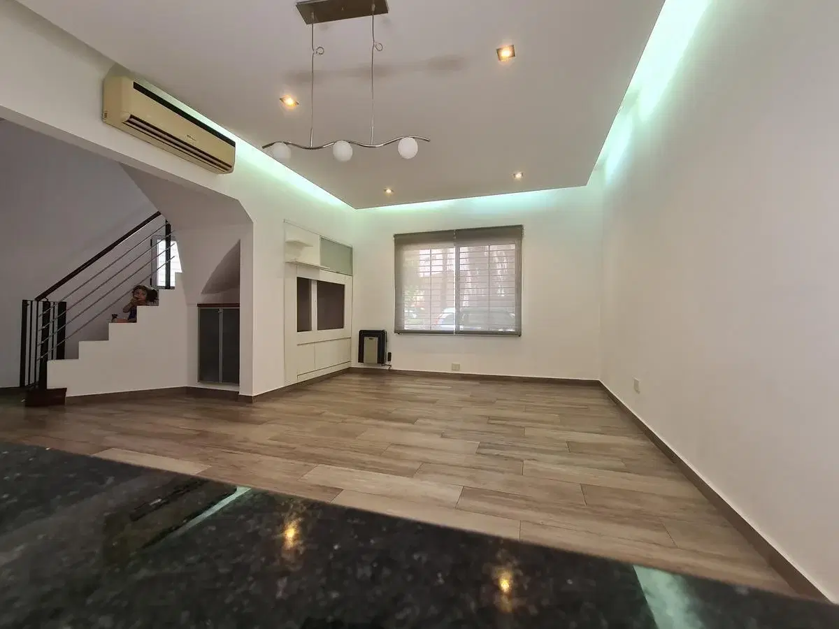 Venta Casa en esquina Callao 1400 Rosario. Cochera Patio y Terraza. Apta Credito Dos Dormitorios 4