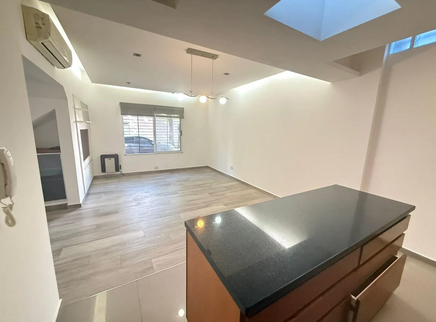 Venta Casa en esquina Callao 1400 Rosario. Cochera Patio y Terraza. Apta Credito Dos Dormitorios