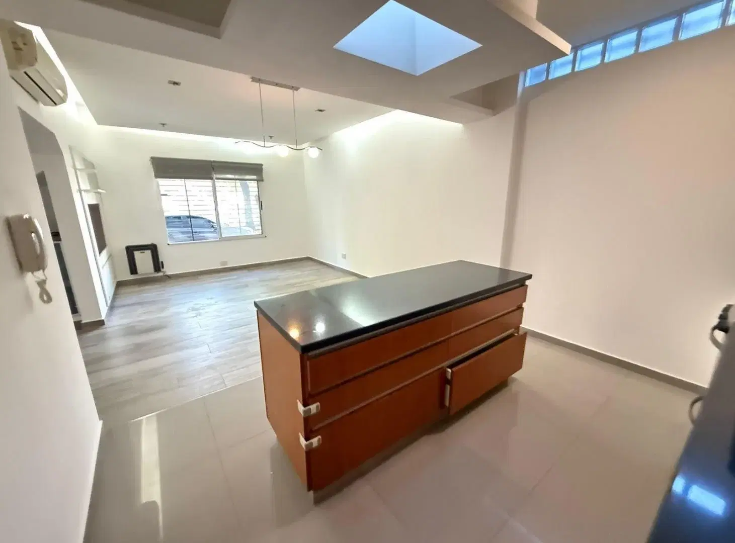 Venta Casa en esquina Callao 1400 Rosario. Cochera Patio y Terraza. Apta Credito Dos Dormitorios 2