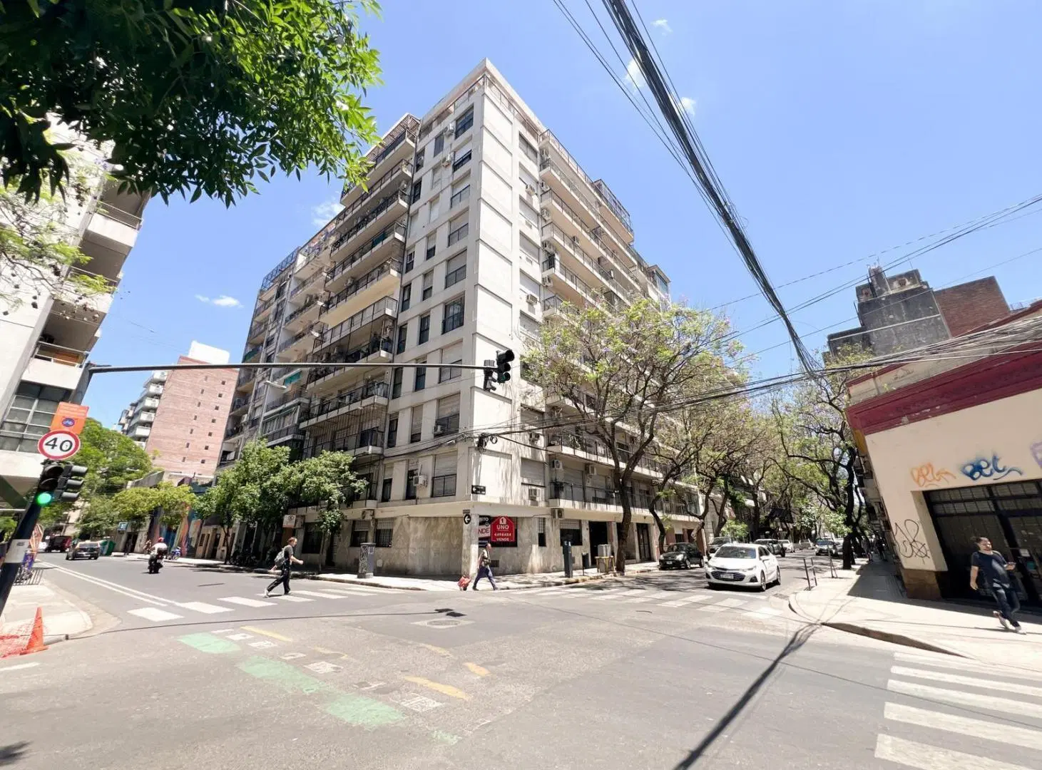 Venta Departamento Rosario Planta Baja Cochera 4 dormitorios y Patio. Permuta 2