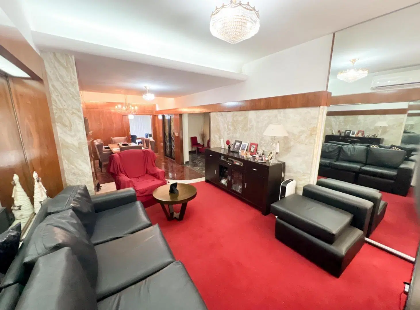 Venta Departamento Rosario Planta Baja Cochera 4 dormitorios y Patio. Permuta 4