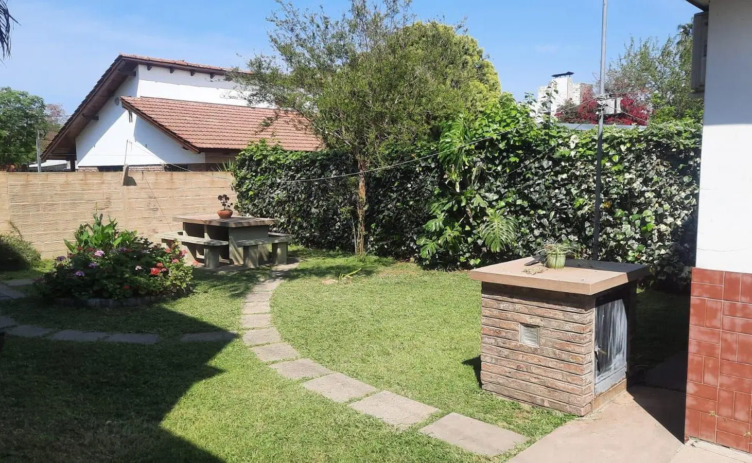 Venta Casa 2 dormitorios Pileta Barrio Santa Rita a metros  del Rio Granadero Baigorria 2