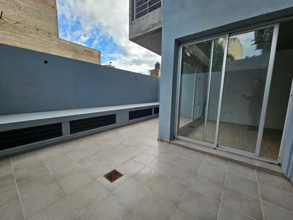Venta Departamento mono ambiente  Rosario Pichincha  Con Patio  a estrenar 3