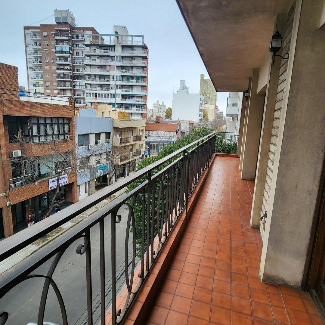 Venta departamento Piso exclusivo 4 Dormitorios Apto Credito Barrio Lourdes - Mendoza 2500 Rosario