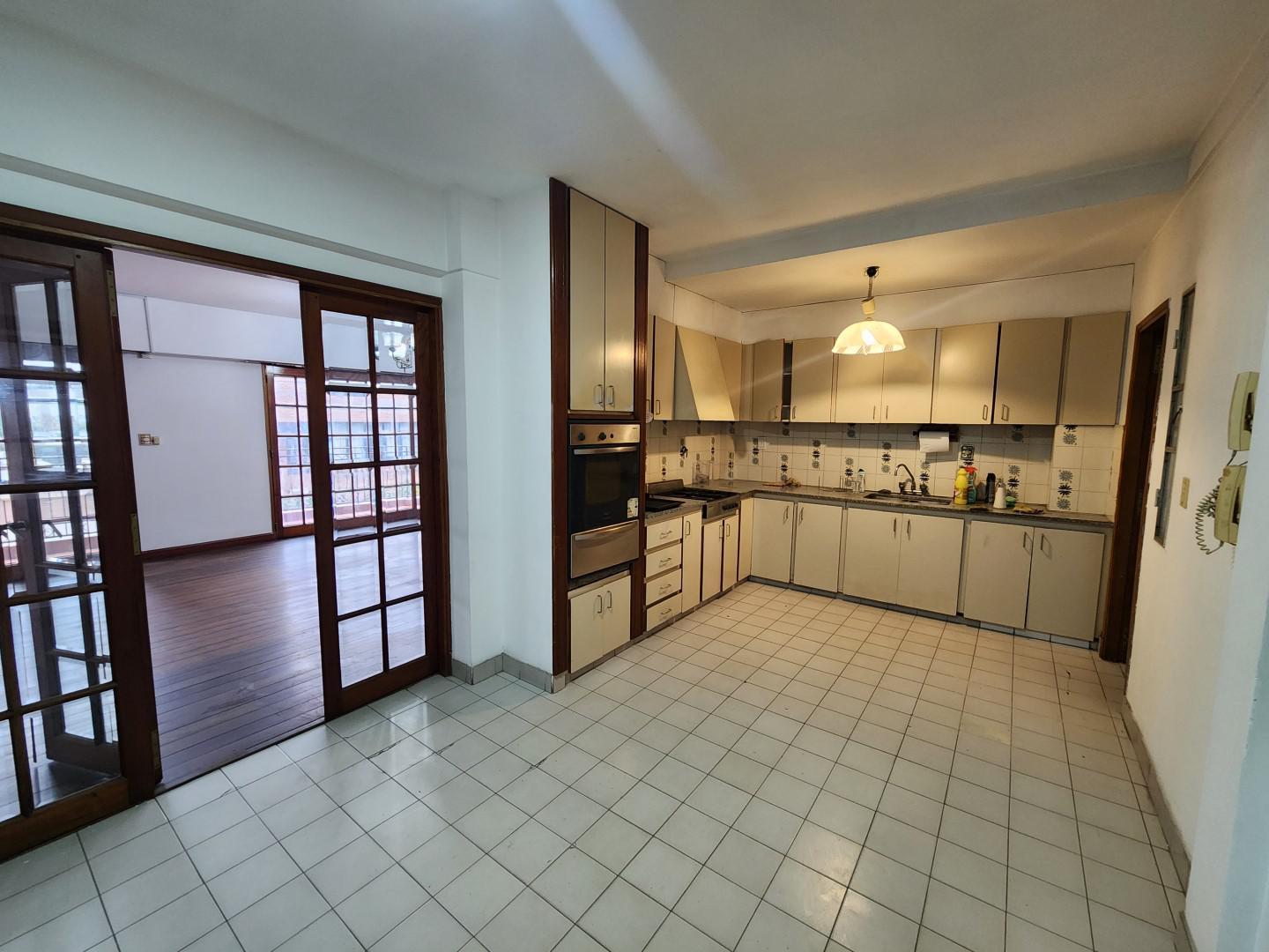 Foto de Venta departamento Piso exclusivo 4 Dormitorios Apto Credito Barrio, imagen 2