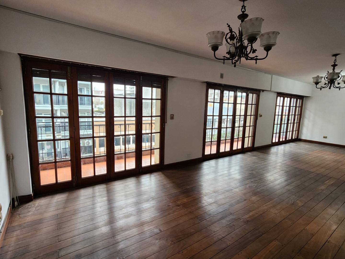 Foto de Venta departamento Piso exclusivo 4 Dormitorios Apto Credito Barrio, imagen 1