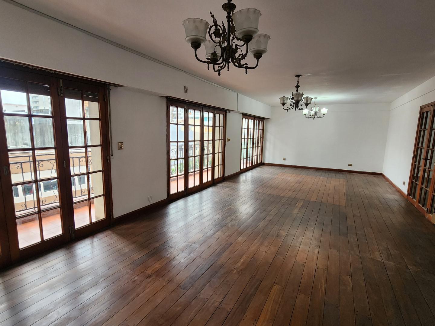 Venta departamento Piso exclusivo 4 Dormitorios Apto Credito Barrio Lourdes - Mendoza 2500 Rosario