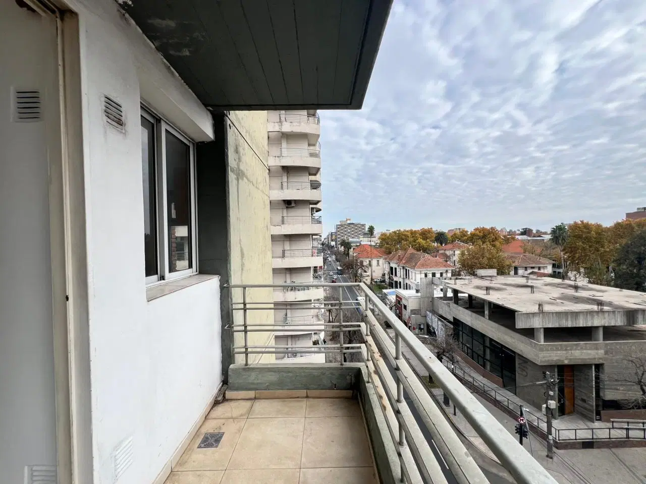 Alquiler Departamento Semipiso Rosario 2 dormitorios Pichincha con balcón al frente 4