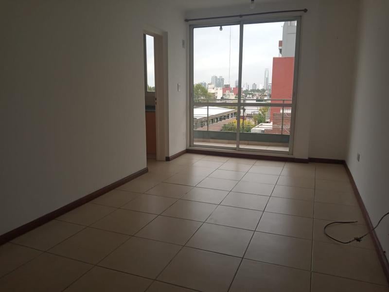 Alquiler Departamento Semipiso Rosario 2 dormitorios Pichincha con balcón al frente