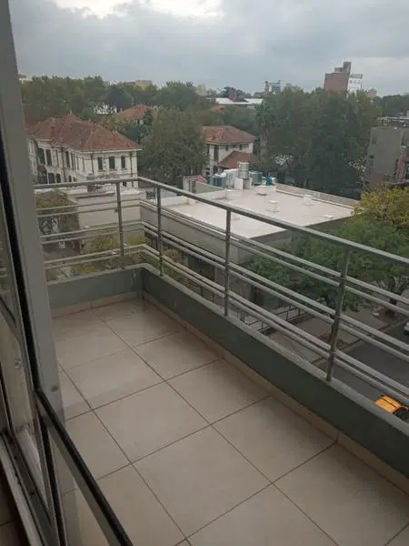 Alquiler Departamento Semipiso Rosario 2 dormitorios Pichincha con balcón al frente 2