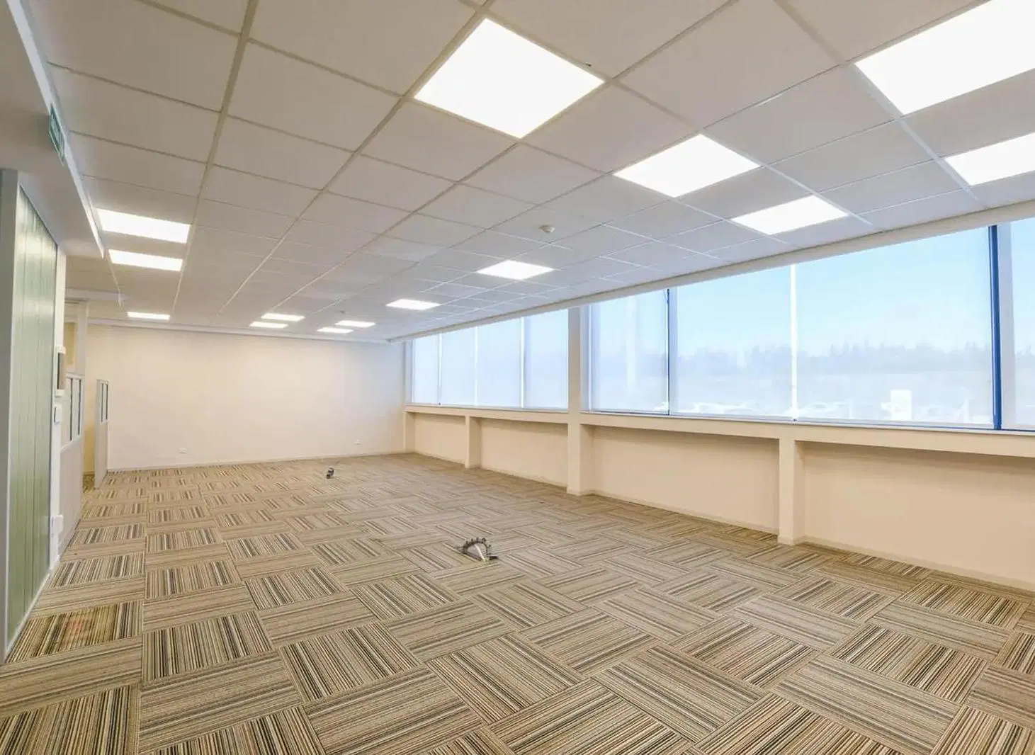 Alquiler Oficina Planta Baja Fisherton Plaza Shopping Funes Rosario Aeropuerto Seguridad Cocheras 4
