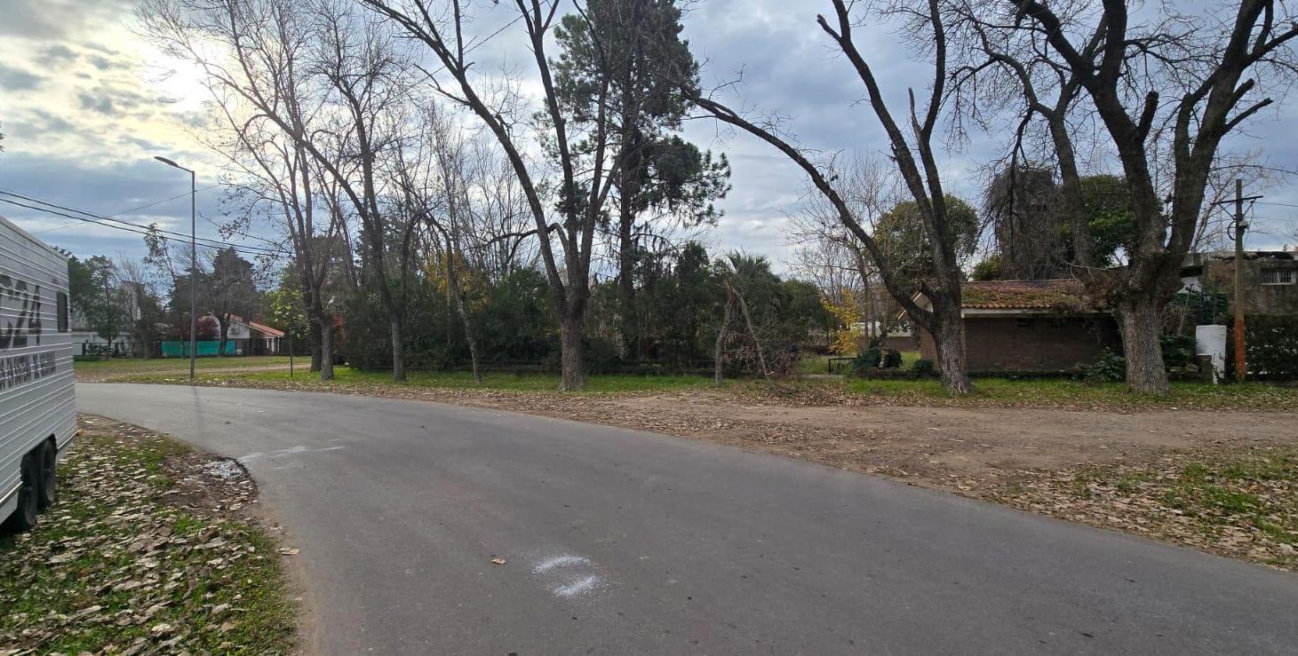 Foto de Funes Alquiler Casa a reciclar con gran pileta sobre Lote de 2100 m2, imagen 4