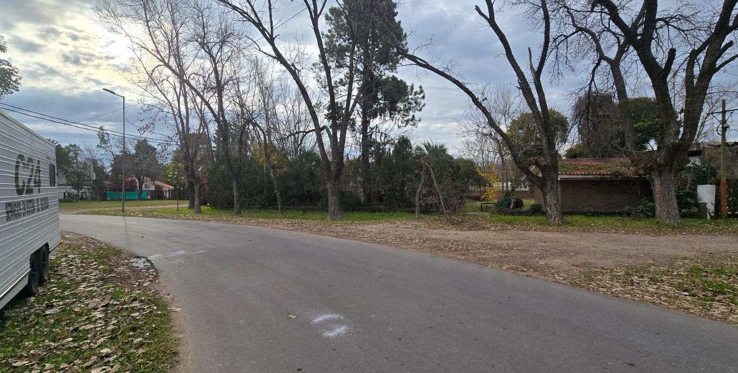 Foto de Funes Alquiler Casa a reciclar con gran pileta sobre Lote de 2100 m2, imagen 3