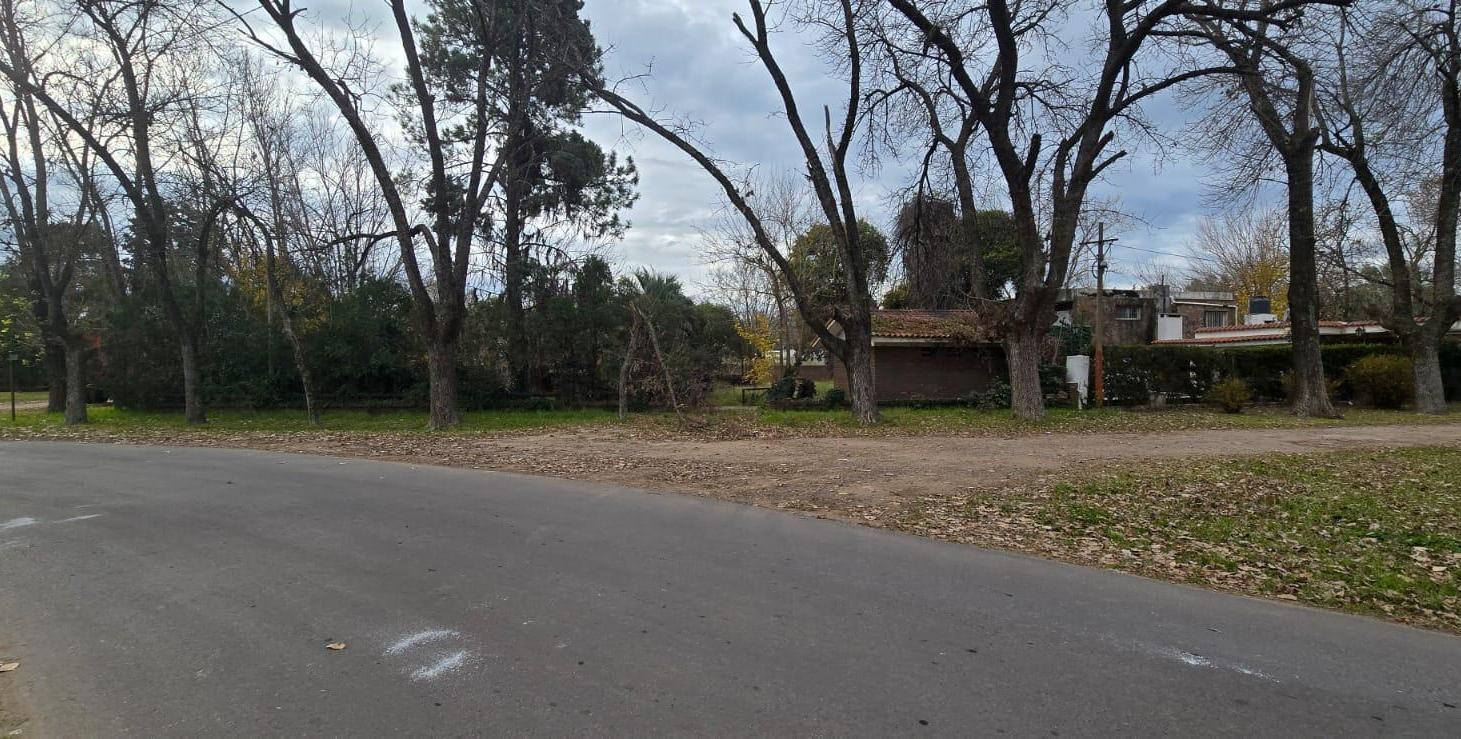 Foto de Funes Alquiler Casa a reciclar con gran pileta sobre Lote de 2100 m2, imagen 5