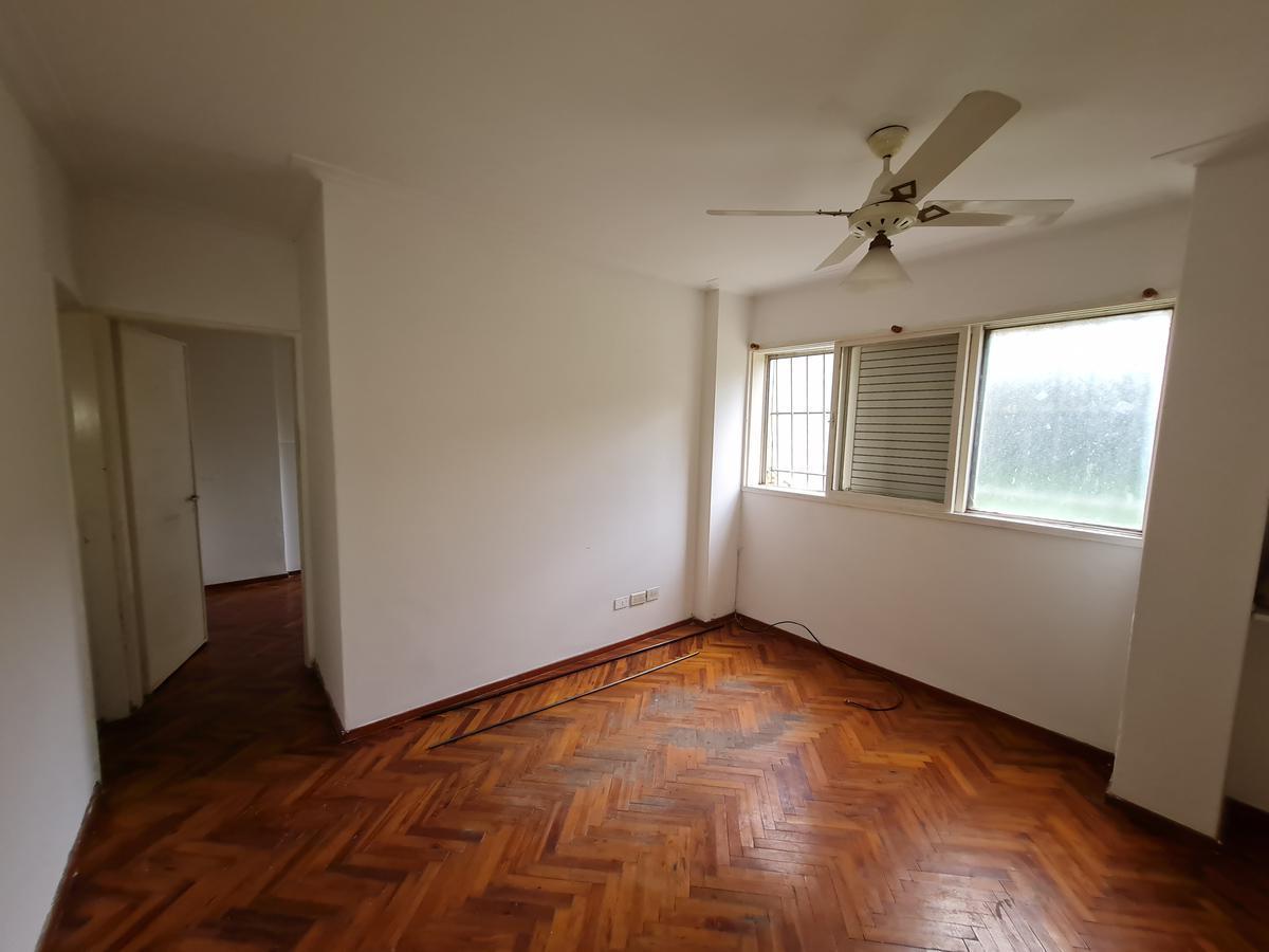 Foto de Departamento PB. Cocina separada. Amplio. Edificio con Jardín., imagen 5