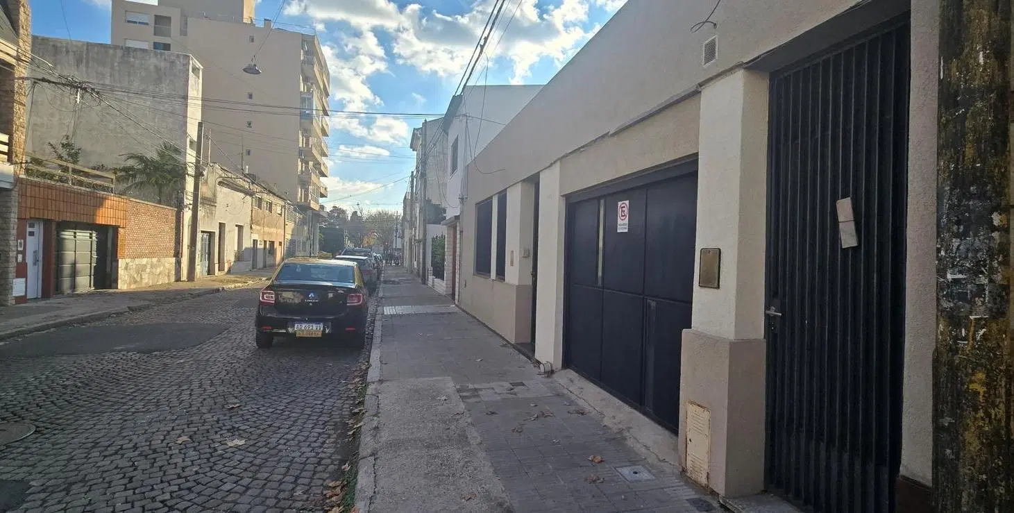 Venta Casa Echesortu Rosario - Interna Unica A TERMINAR - Dos dormitorios Amplio Jardin - No PH 8