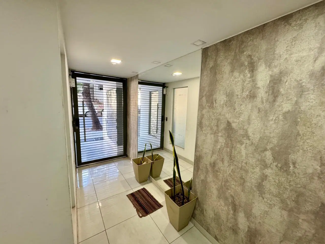 Venta Rosario departamento 1 Dormitorio Balcón frente Nuevo Facultades UNR Escritura y Posesion Inm 2