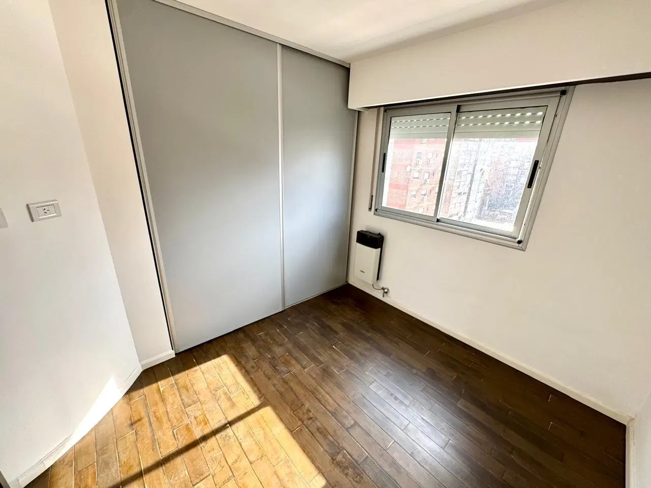 Venta Rosario departamento 1 Dormitorio Balcón frente Nuevo Facultades UNR Escritura y Posesion Inm 5