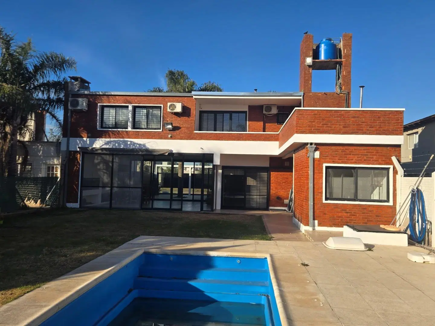 Los Nogales 2700. Moderna. Solida. Impecable, 2