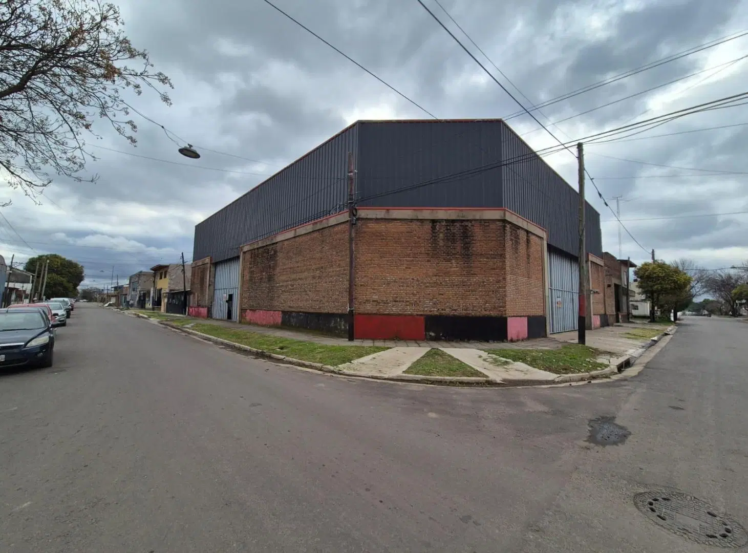 Alquiler galpón en esquina 650 m2 - Rosario 1