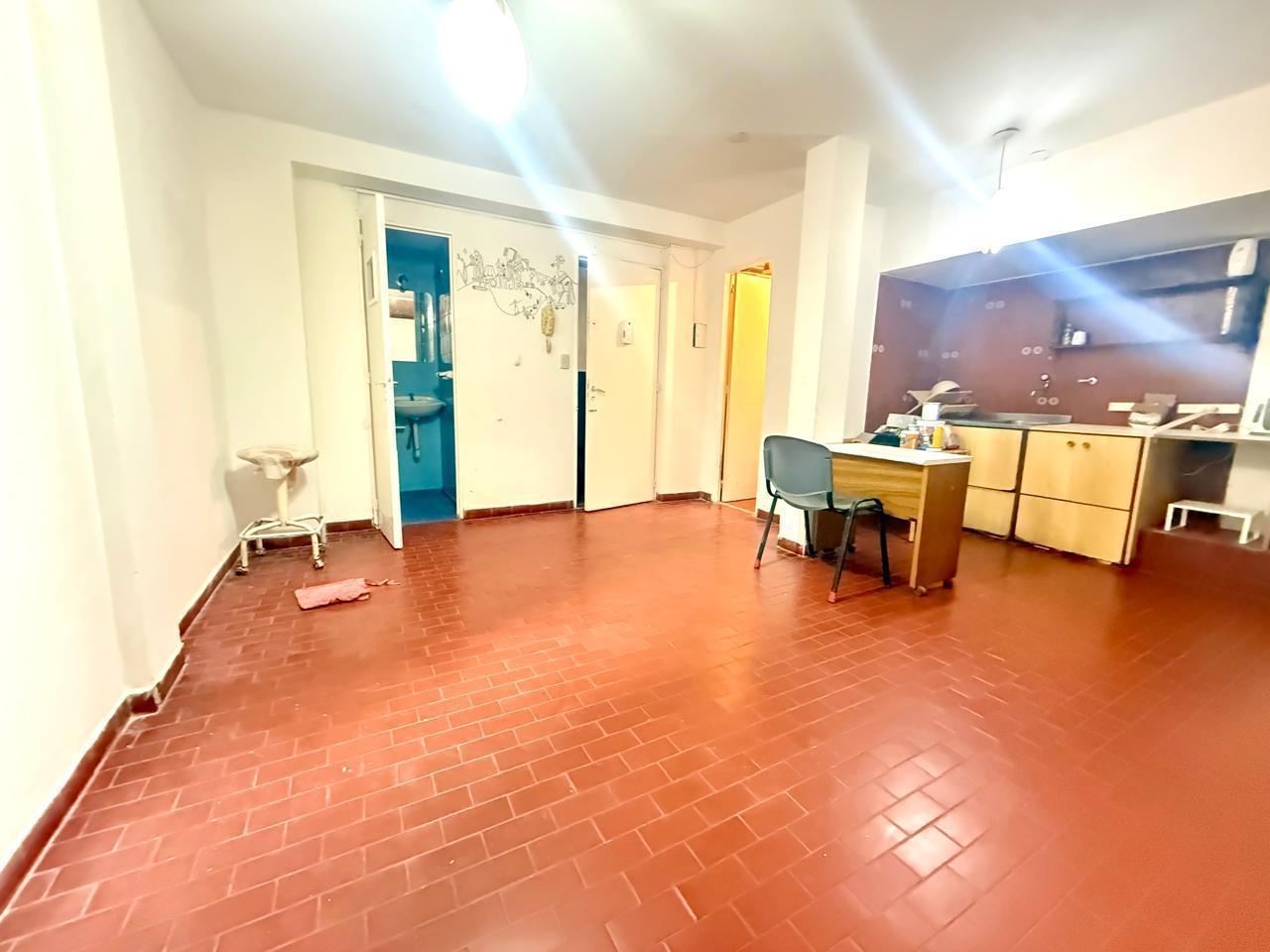 Foto de Venta Mono ambiente Amplio Planta Baja Uso Profesional Consultorio Rosario, imagen 2
