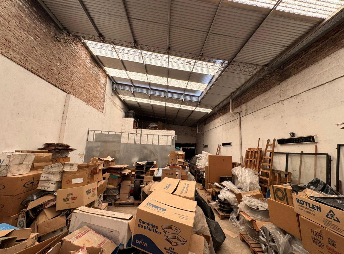 Foto de Venta Galpón Rosario Arroyito Gorriti a mts de Av Sabin y Av Alberdi con Local y oficina, imagen 2