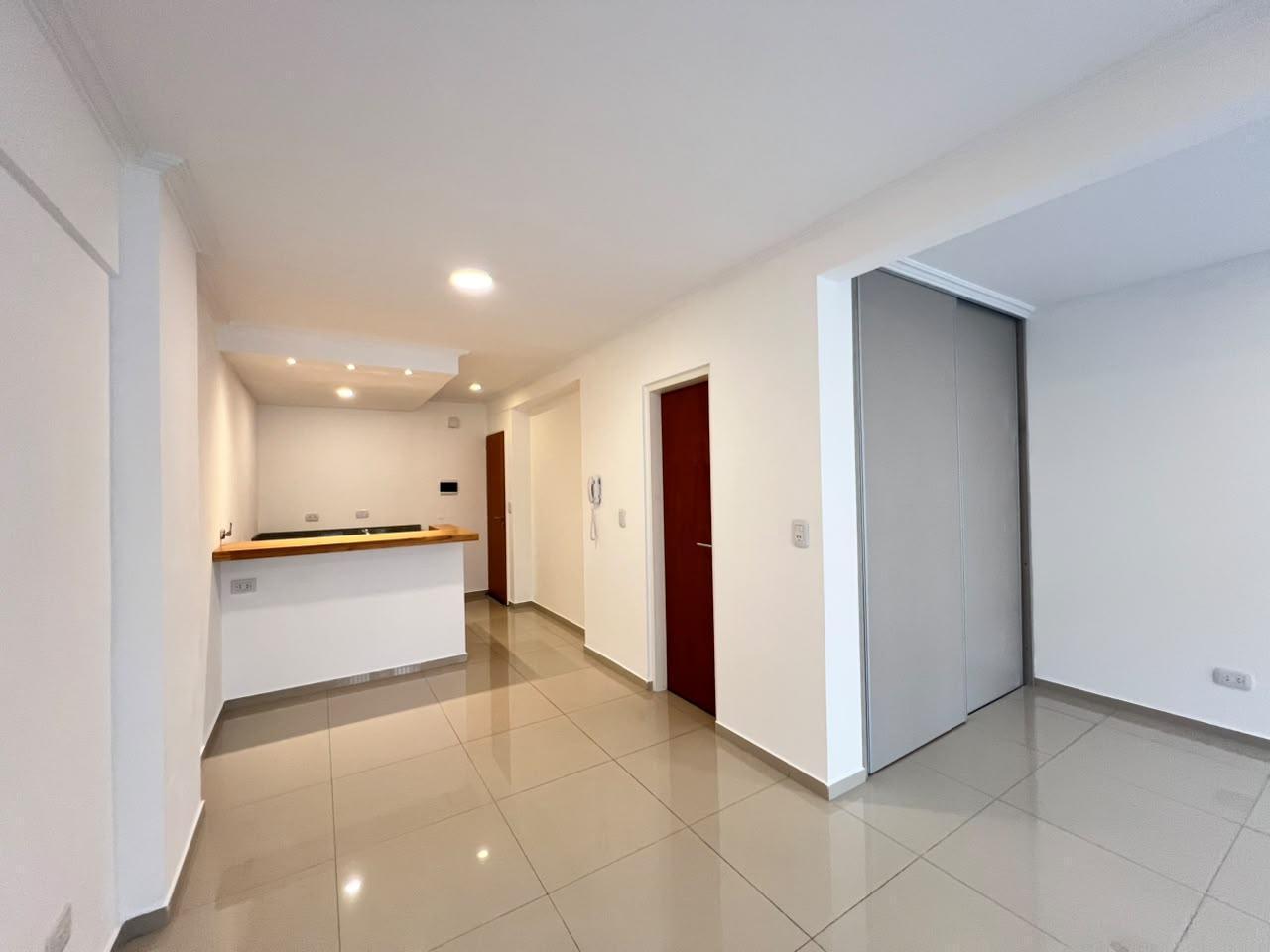 Foto de Alquiler Departamento Rosario Abasto Monoambiente Planta Baja Nuevo A/C, imagen 4