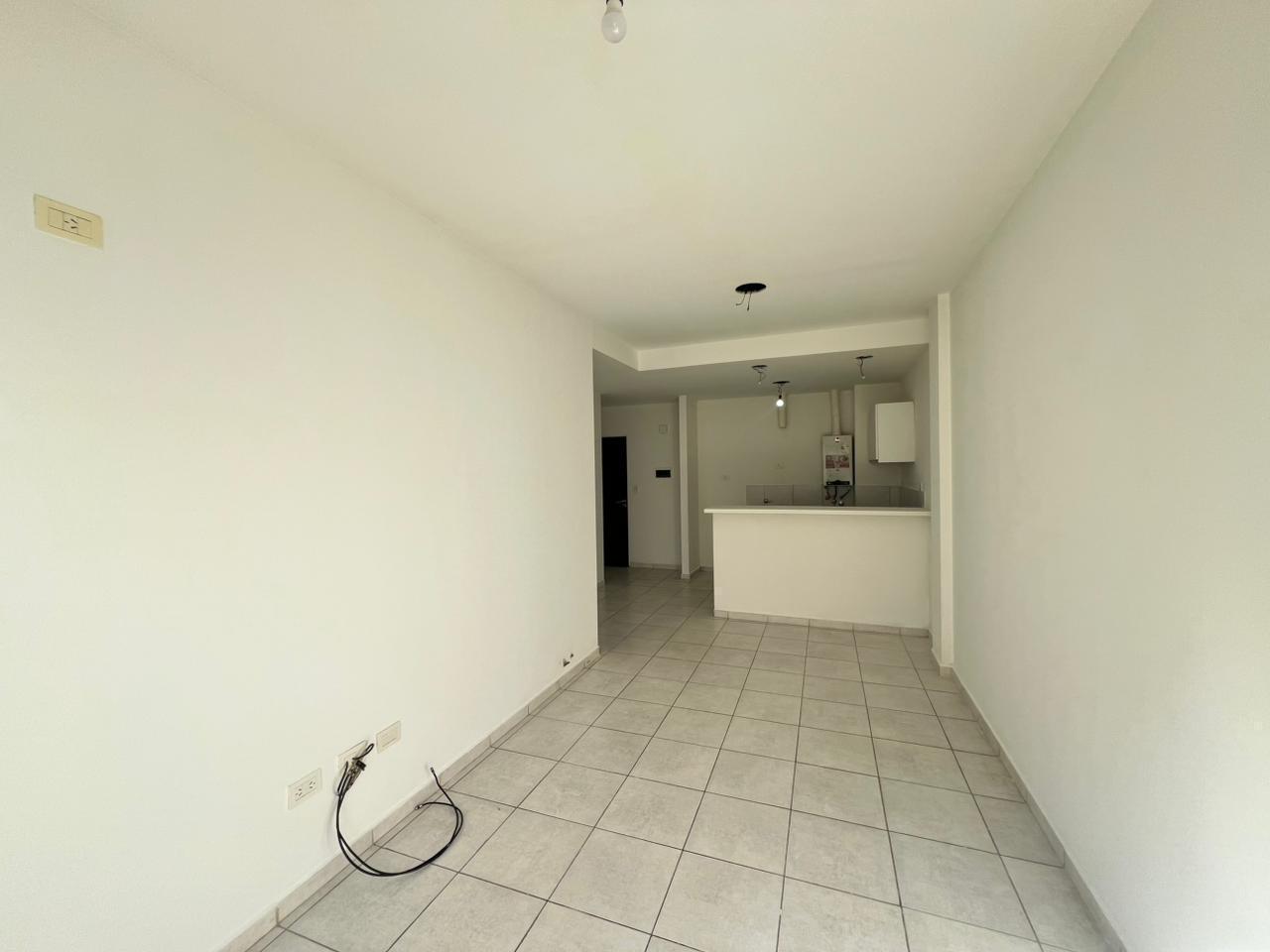 Foto de Alquiler departamento Rosario Planta baja Con Patio a mts de Av San, imagen 5