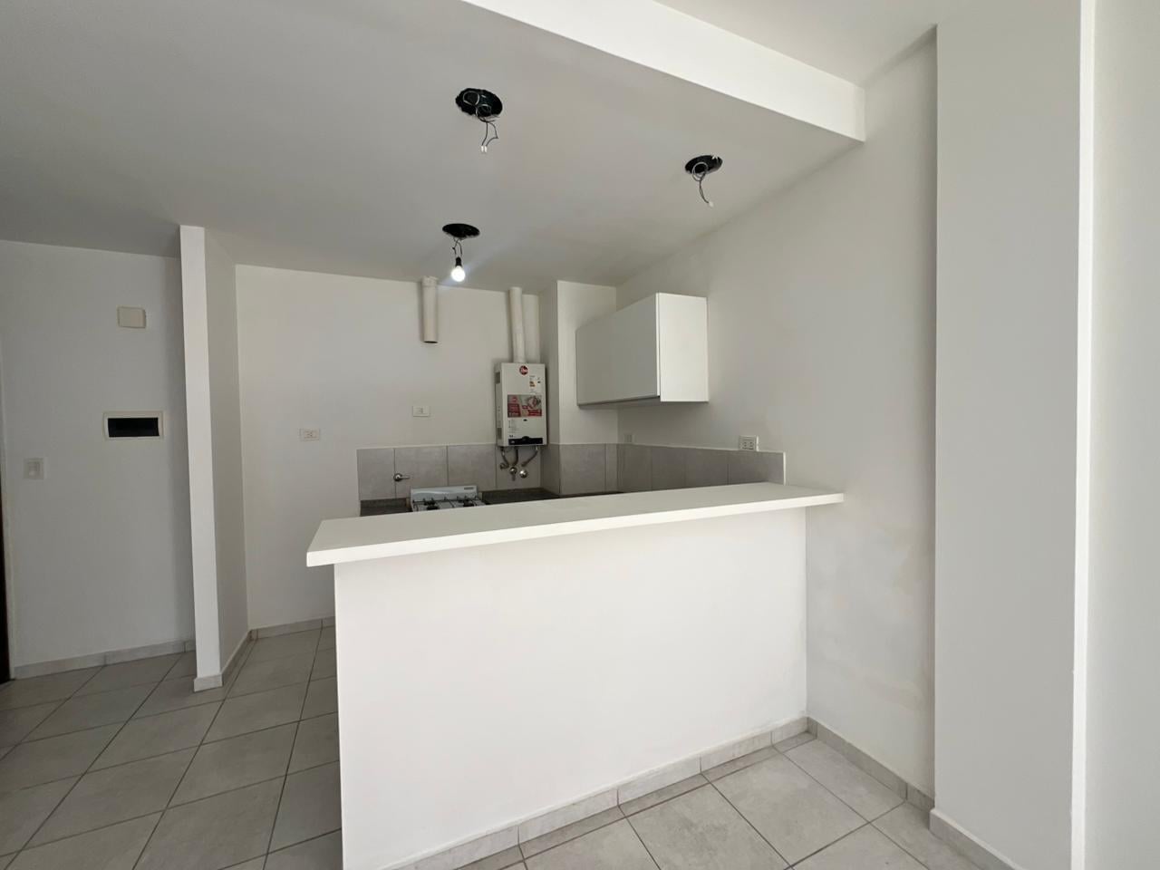 Foto de Alquiler departamento Rosario Planta baja Con Patio a mts de Av San, imagen 2