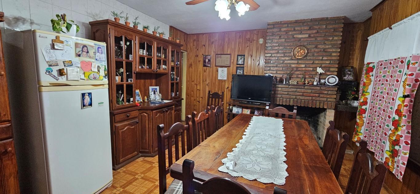 Foto de Venta Casa 2 dormitorios Jardín Cochera Barrio Santa Rita a metros del, imagen 4