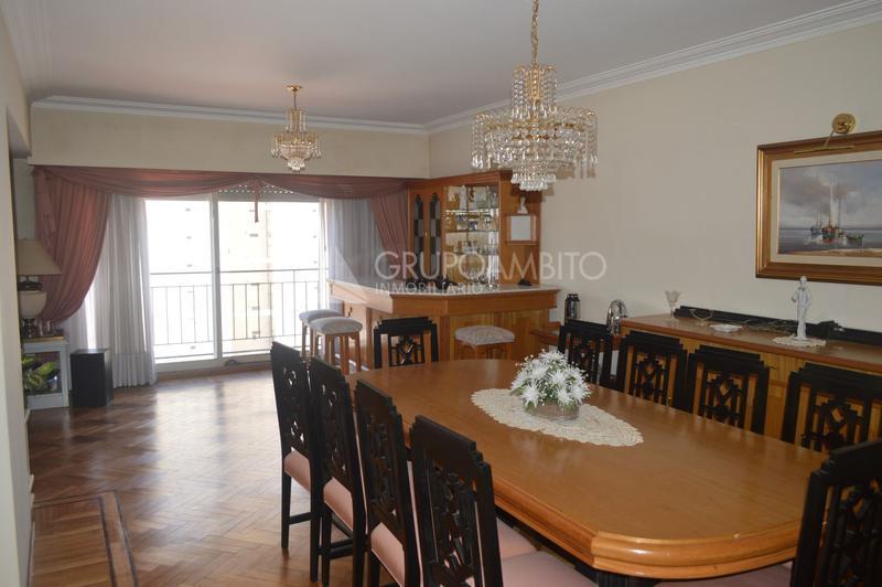 Foto de Venta Departamento Parque España - 4 Dormitorios Cochera Apto Credito, imagen 3