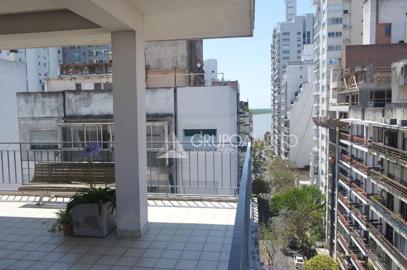 Foto de Venta Departamento Parque España - 4 Dormitorios Cochera Apto Credito, imagen 1