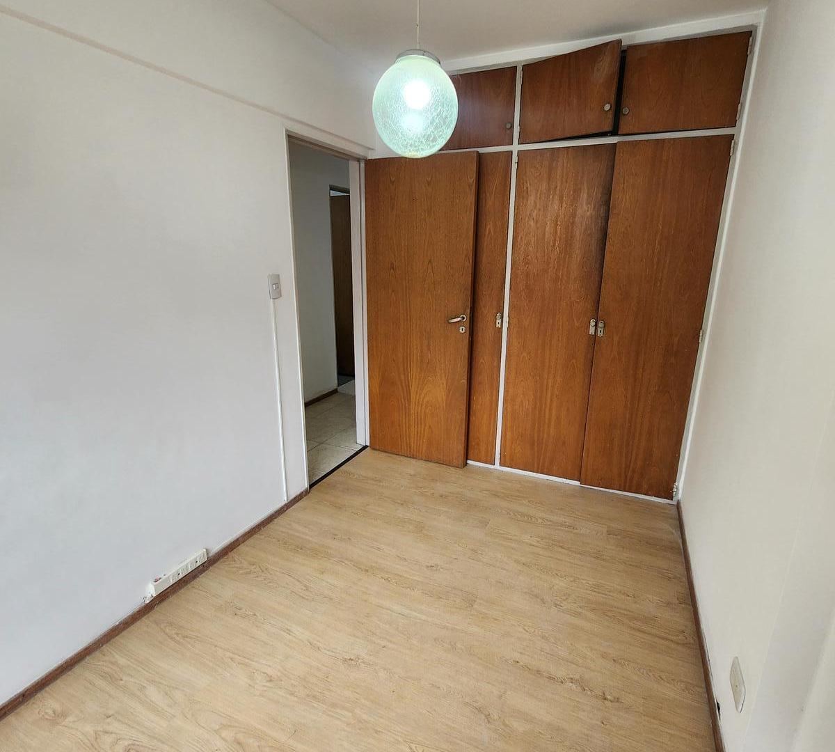 Foto de Alquiler Departamento Rosario 2 dormitorios Centro Amplio semipiso, imagen 5