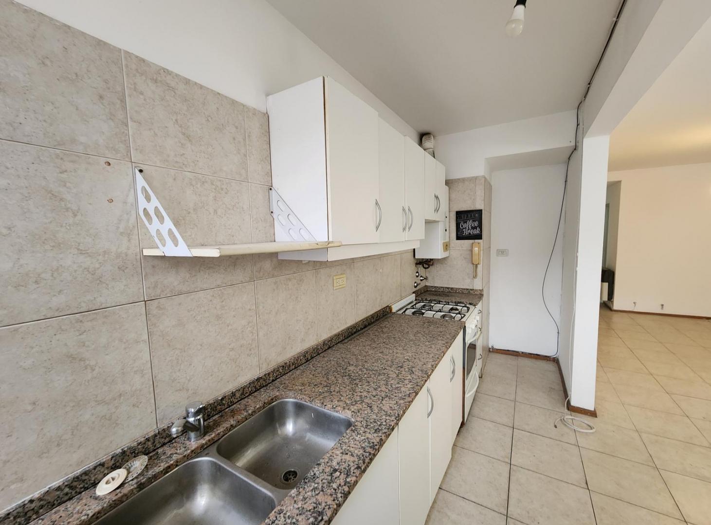 Foto de Alquiler Departamento Rosario 2 dormitorios Centro Amplio semipiso, imagen 4