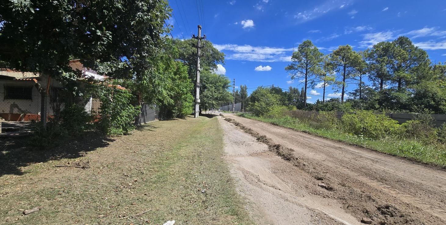 Foto de Perez Terreno 2720 m2 con casa a reciclar a metros de Ruta 14 - Soldini, imagen 2